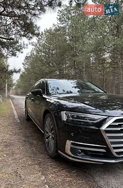 Седан Audi A8 2019 в Хотове