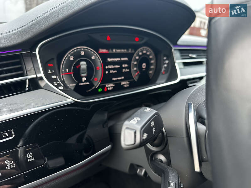 Седан Audi A8 2021 в Киеве