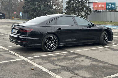 Седан Audi A8 2021 в 