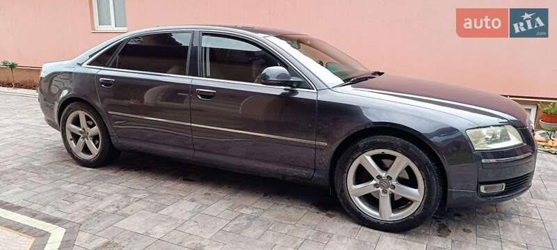 Седан Audi A8 2009 в Виноградові