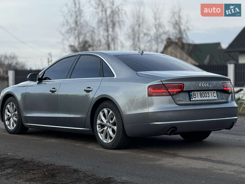 Седан Audi A8 2012 в Полтаві
