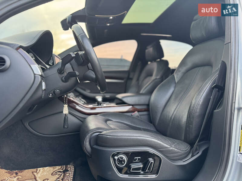Седан Audi A8 2012 в Полтаві