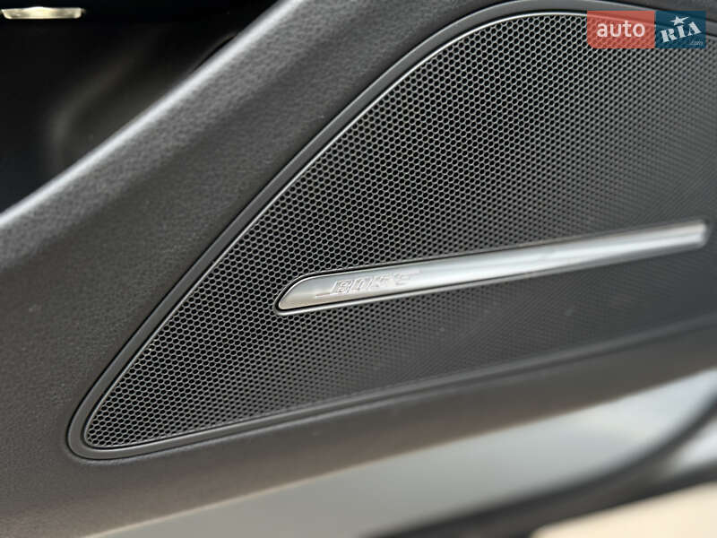 Седан Audi A8 2012 в Полтаві