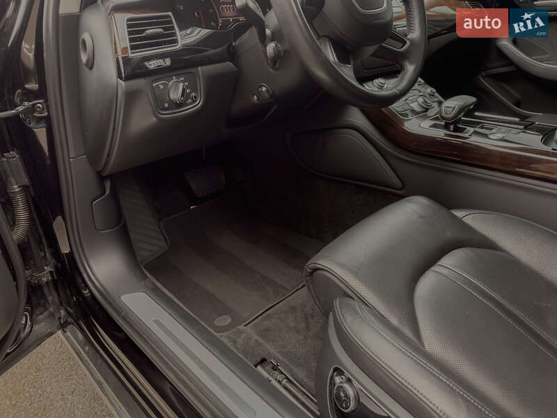 Седан Audi A8 2014 в Киеве