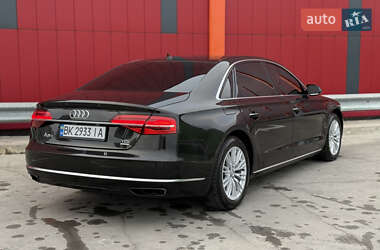 Седан Audi A8 2017 в 
