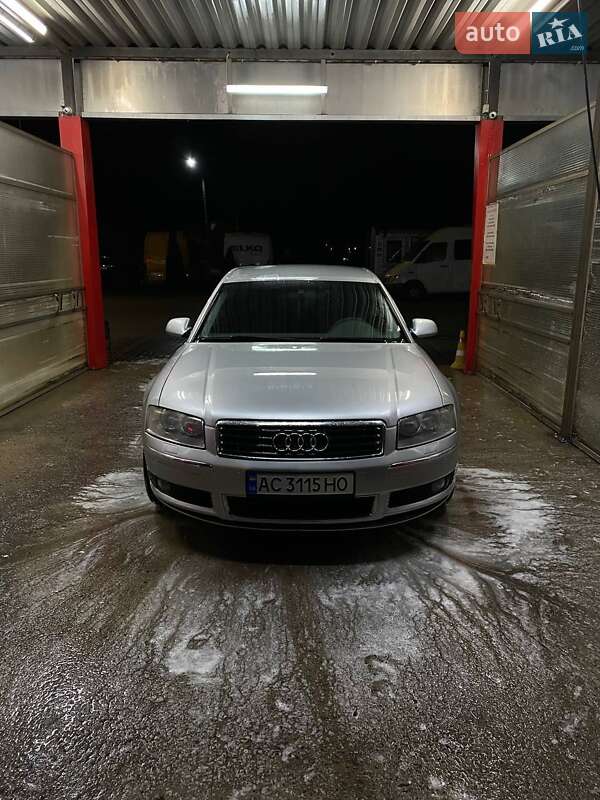 Седан Audi A8 2004 в 