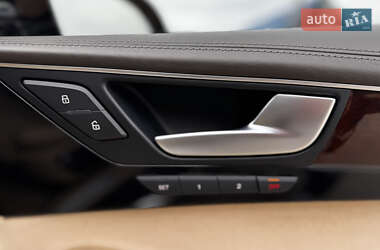 Седан Audi A8 2011 в 