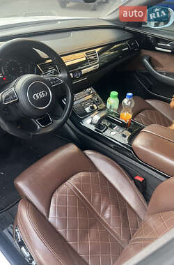 Седан Audi A8 2012 в Києві