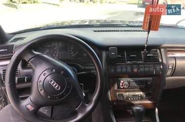 Седан Audi A8 1995 в 