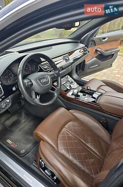 Седан Audi A8 2014 в Черновцах