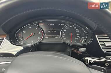 Седан Audi A8 2014 в Черновцах