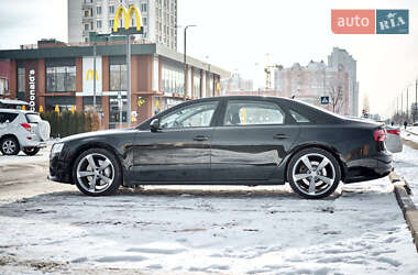 Седан Audi A8 2017 в 