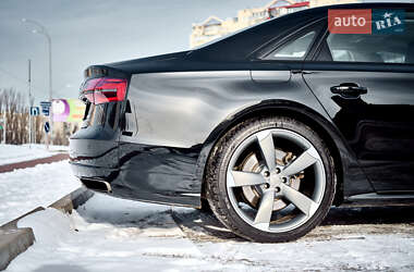 Седан Audi A8 2017 в 