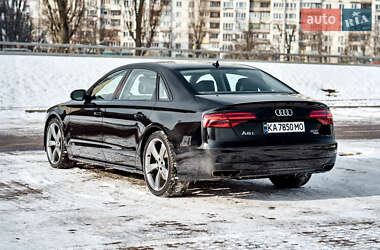Седан Audi A8 2017 в 