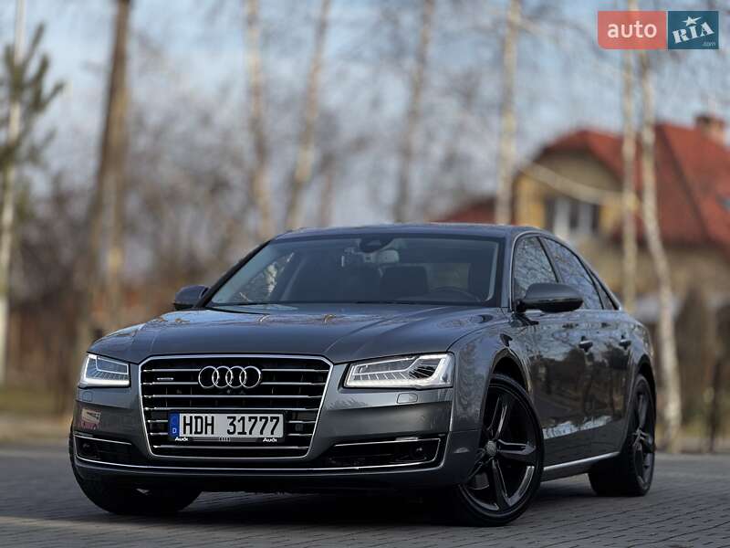Седан Audi A8 2015 в 