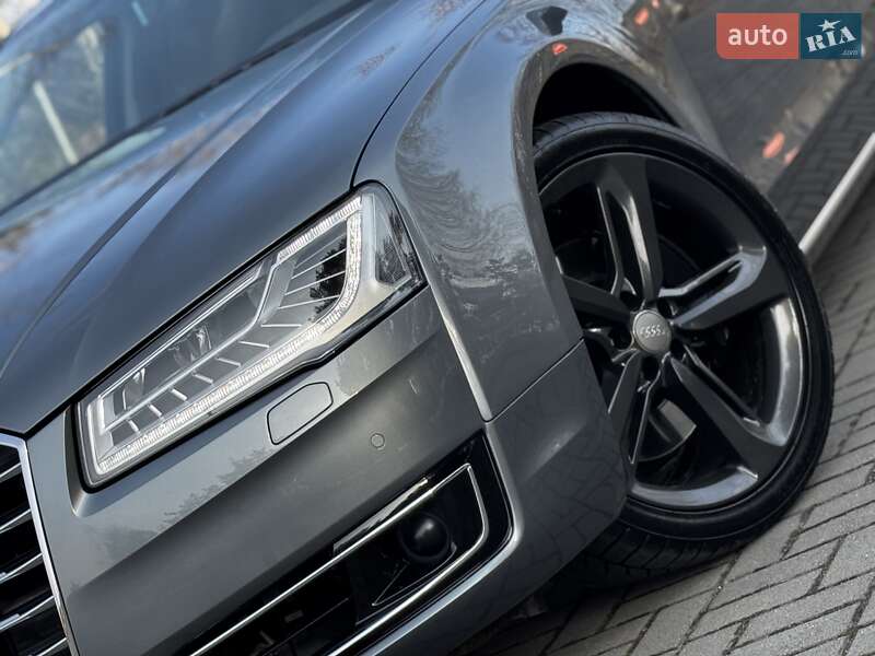 Седан Audi A8 2015 в Дрогобыче