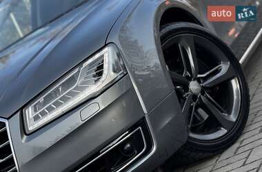 Седан Audi A8 2015 в 