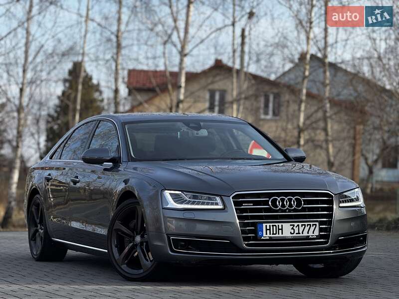 Седан Audi A8 2015 в Дрогобыче