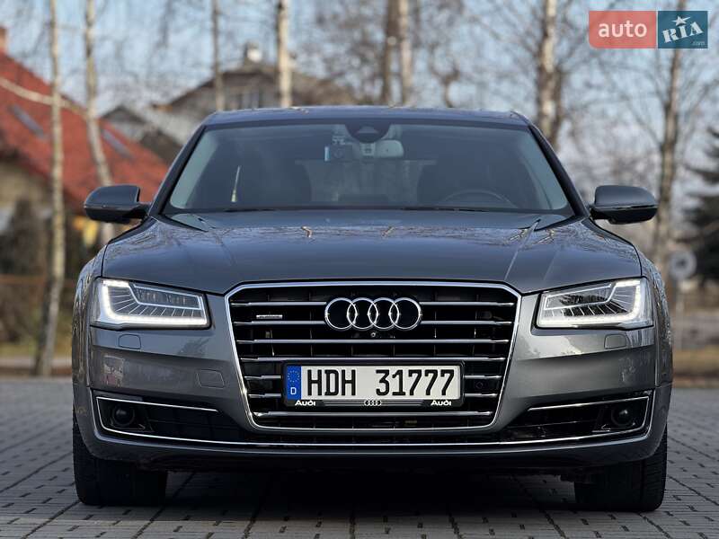 Седан Audi A8 2015 в Дрогобыче