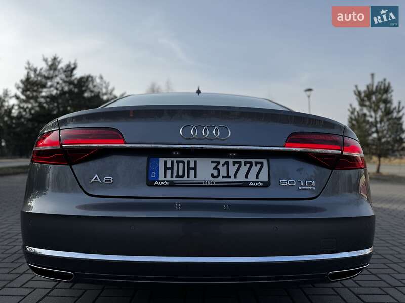 Седан Audi A8 2015 в Дрогобыче