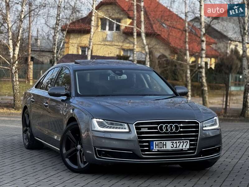 Седан Audi A8 2015 в Дрогобыче