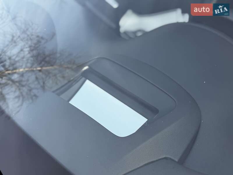Седан Audi A8 2015 в Дрогобыче