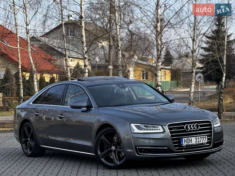 Седан Audi A8 2015 в Дрогобыче