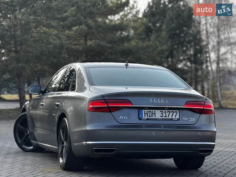 Седан Audi A8 2015 в Дрогобыче