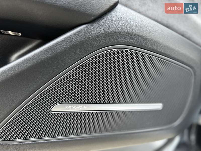 Седан Audi A8 2015 в Дрогобыче