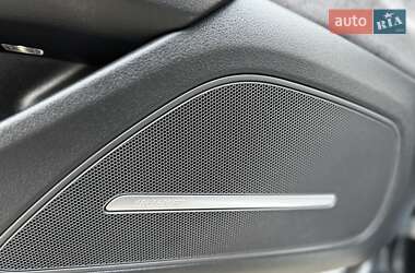 Седан Audi A8 2015 в 
