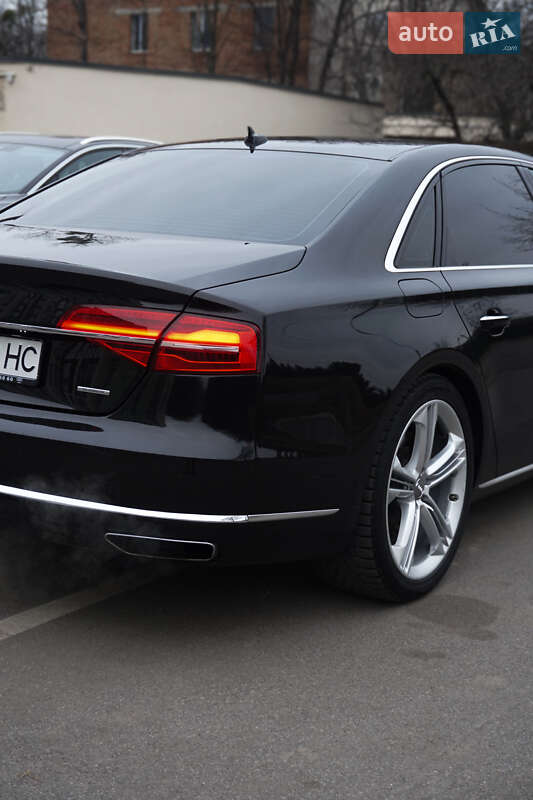 Седан Audi A8 2014 в Виннице