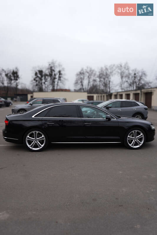 Седан Audi A8 2014 в Виннице