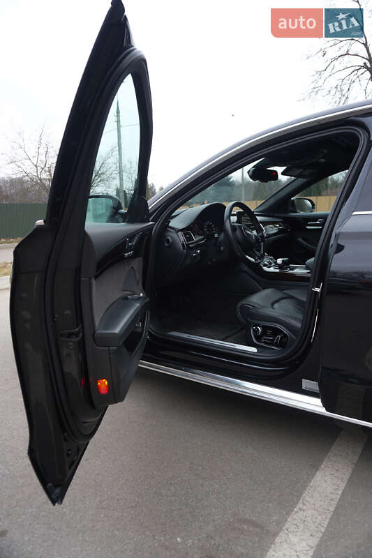 Седан Audi A8 2014 в Виннице