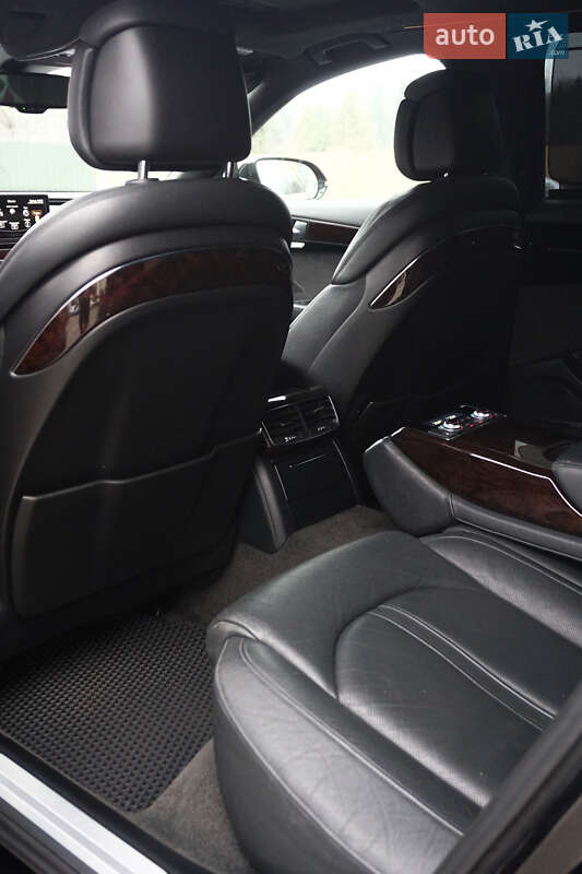 Седан Audi A8 2014 в Виннице