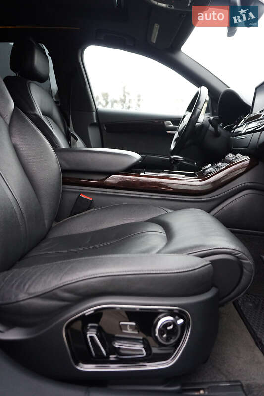 Седан Audi A8 2014 в Виннице