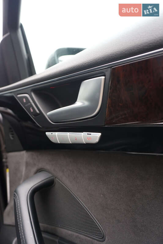 Седан Audi A8 2014 в Виннице
