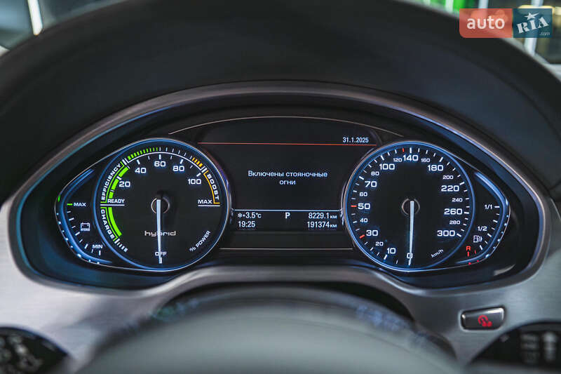 Седан Audi A8 2014 в Киеве