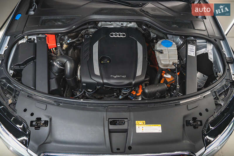 Седан Audi A8 2014 в Киеве