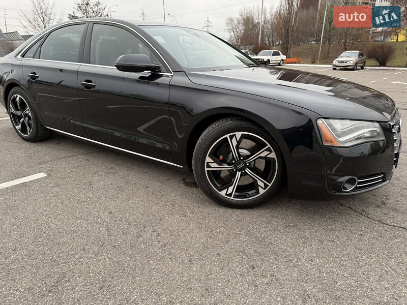 Седан Audi A8 2012 в Києві