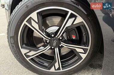 Седан Audi A8 2012 в Киеве