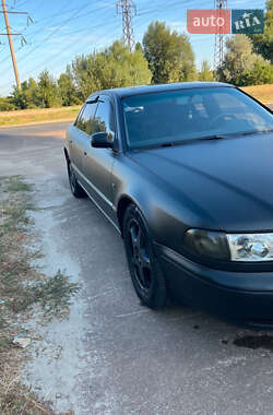 Седан Audi A8 1995 в 