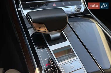 Седан Audi A8 2018 в 