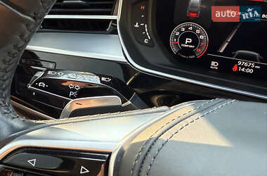 Седан Audi A8 2018 в 
