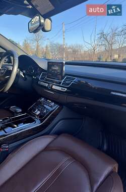 Седан Audi A8 2015 в 