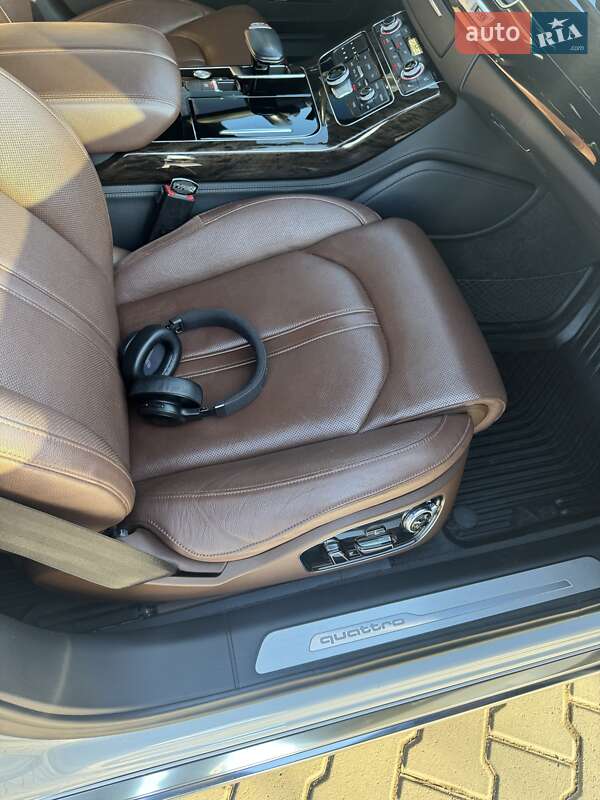 Седан Audi A8 2015 в Могилев-Подольске