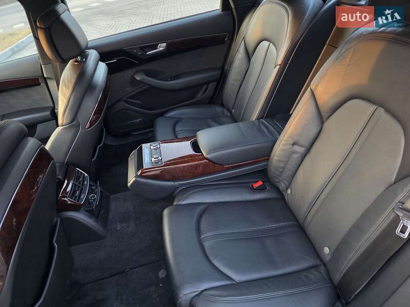 Седан Audi A8 2012 в Тернополе