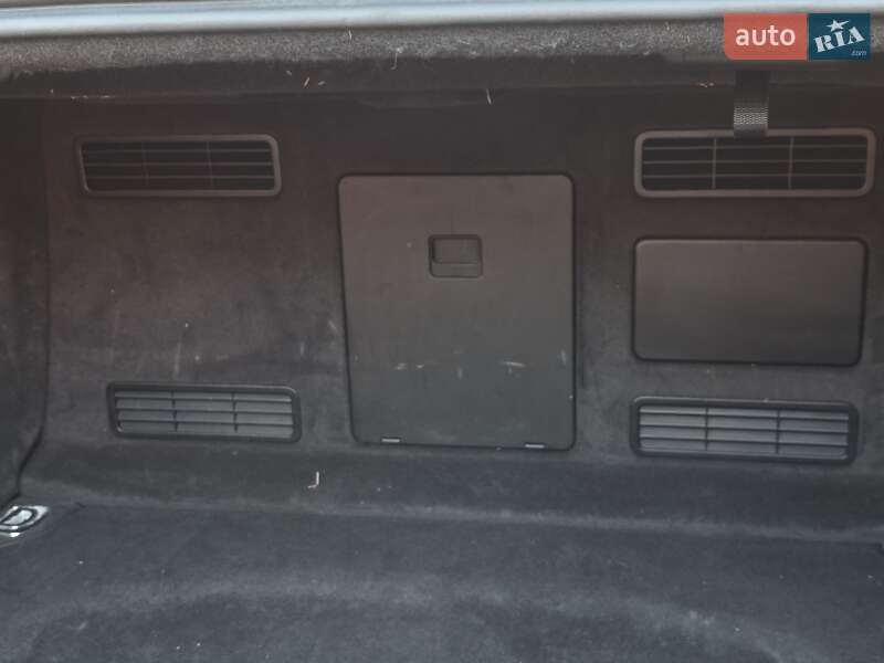 Седан Audi A8 2012 в Тернополе