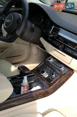 Седан Audi A8 2011 в 
