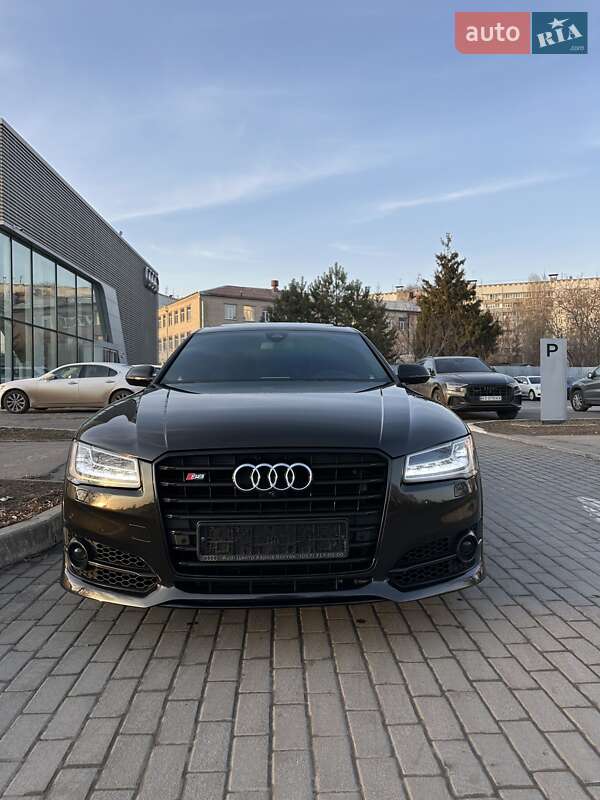 Седан Audi A8 2015 в Киеве
