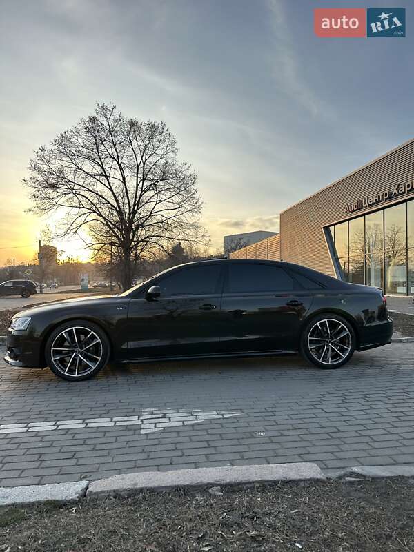 Седан Audi A8 2015 в Києві